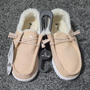 NWT Frogg Toggs Women's Cozy Slip-On Shoes